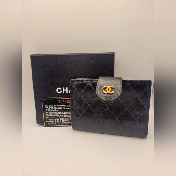Chanel CC Logo Lambskin Black Wallet - Picture 1 of 5